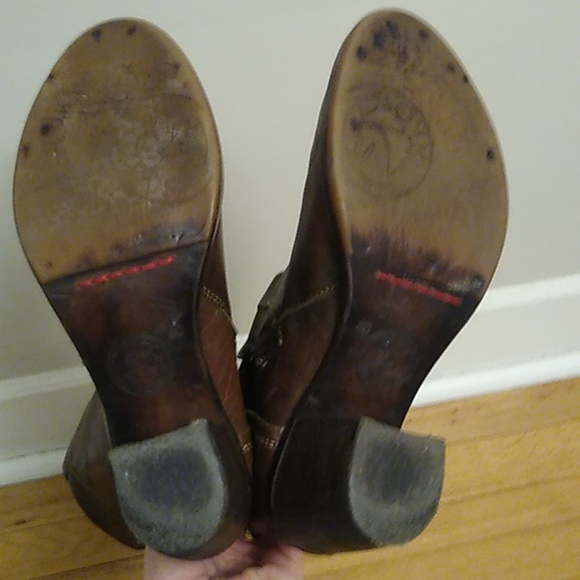 Pakros Brown Leather Boots - Picture 5 of 16